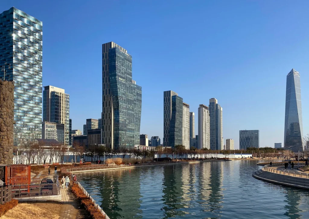 Seoul skyline representing AMP Interpro's US-Korea cross-border business consulting market for relocation and real estate